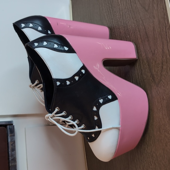 Sugar Thrillz Black and White Platforms with Pink Soles - Picture 8 of 8